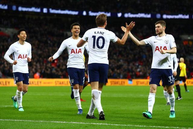 冯莱重返上海男篮 与费雷尔成新赛季外援搭档