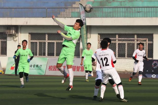 李帅炮轰前申花助教 直言他向队员借钱至今不还